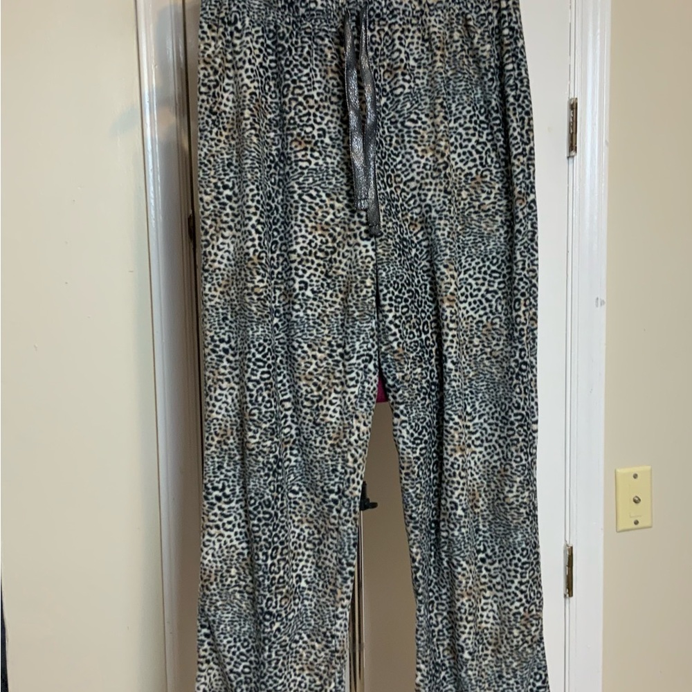NWOT Rene Rofe cheetah print Fleece Pajamas pants Women’s L - Picture 4 of 7